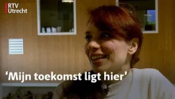 Na jaren wachten heeft de Syrische Nour een verblijfsvergunning | Margreet in het azc #8